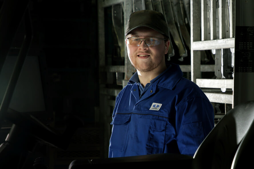 Unipres Apprentice behind fork lift truck